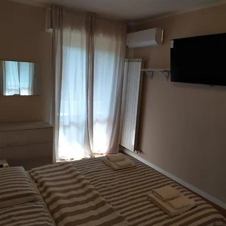 Apartment House, 300 M Dal Mare, Marina di Massa