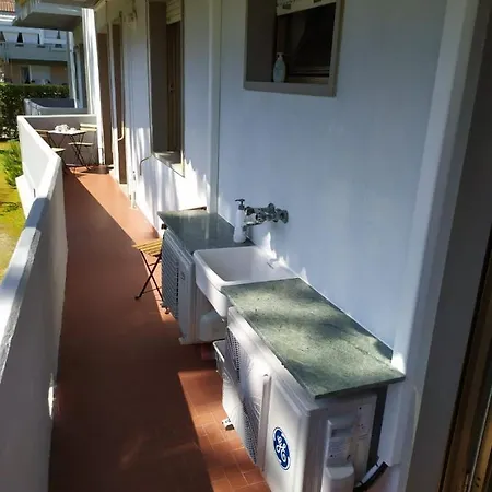 House, 300 M Dal Mare,
