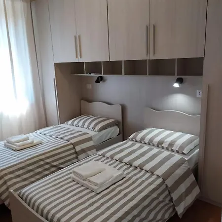 House, 300 M Dal Mare, Apartment Marina di Massa